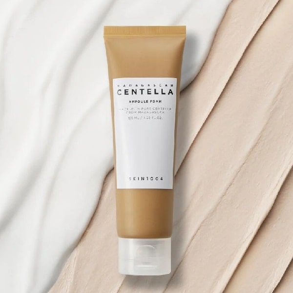 Madagascar-Centella-Ampoule-Foam-–-Cleansing-foam-with-soothing-properties-2