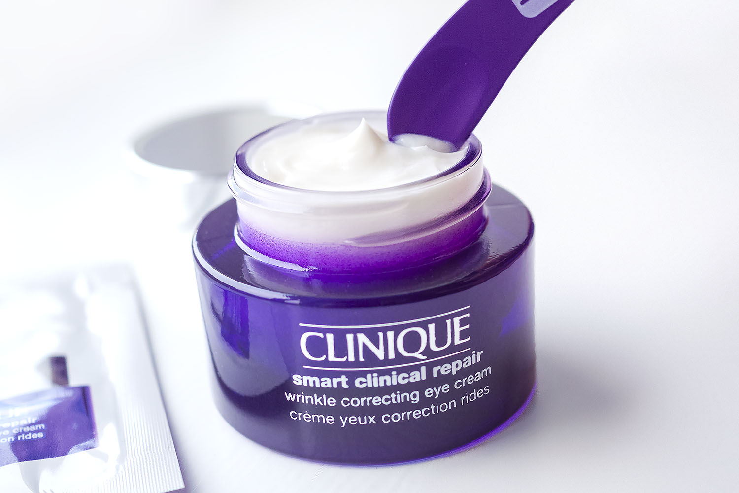 Clinique-Smart-Clinical-Repair-Wrinkle-Correcting-Eye-Cream-Applicator-in-Cream-1