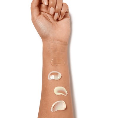 tL572j0jsI-clinique_dramatically_different_moisturizing_lotion_plus_mini_15_ml_826783_4_2-ezgif.com-avif-to-jpg-converter
