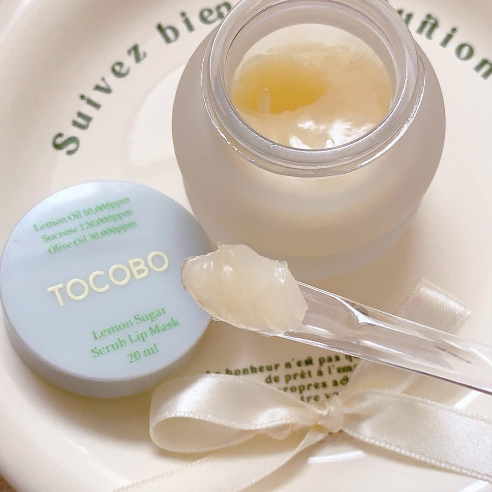 ماسک-اسکراب-لایه-بردار-و-روشن-کننده-لیمو-شکر-توکوبو-Tocobo-Lemon-Sugar-Scrub-Lip-Mask-7-1