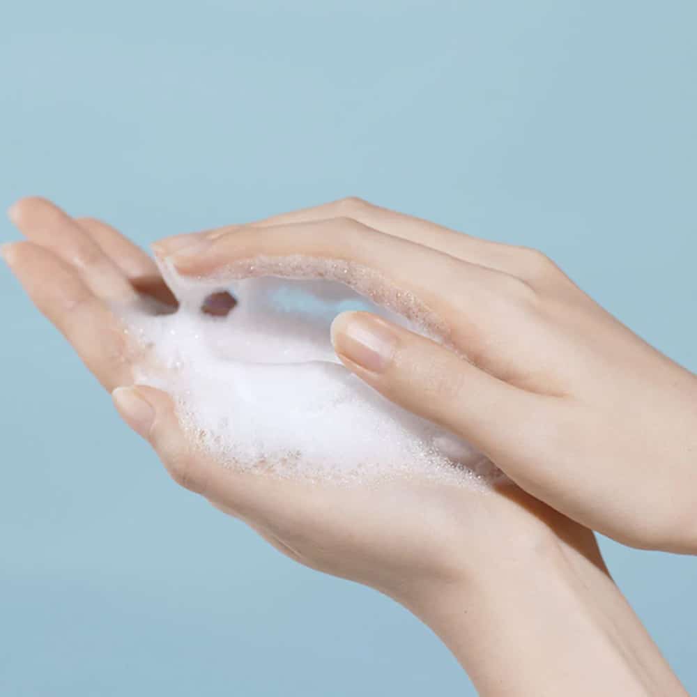 Torriden-DIVE-IN-Low-Molecular-Hyaluronic-Acid-Cleansing-Foam2